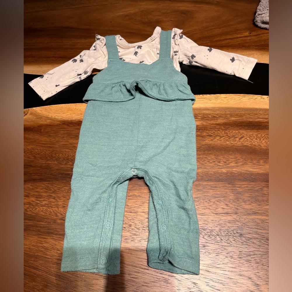 Jessica Simpson Jumpsuit 3-6mo